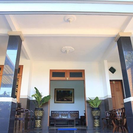 Puri Kusuma Guest House Selemadeg Exterior foto