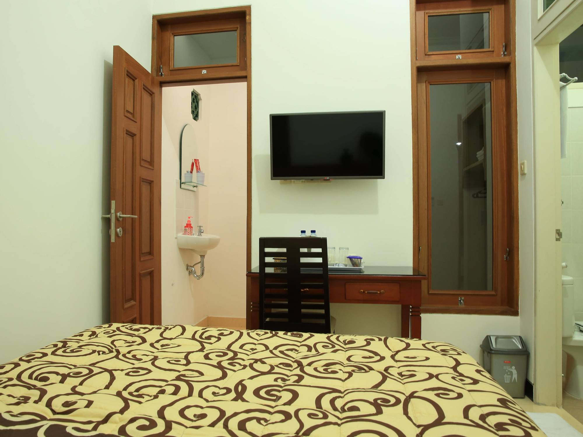 Puri Kusuma Guest House Selemadeg Exterior foto