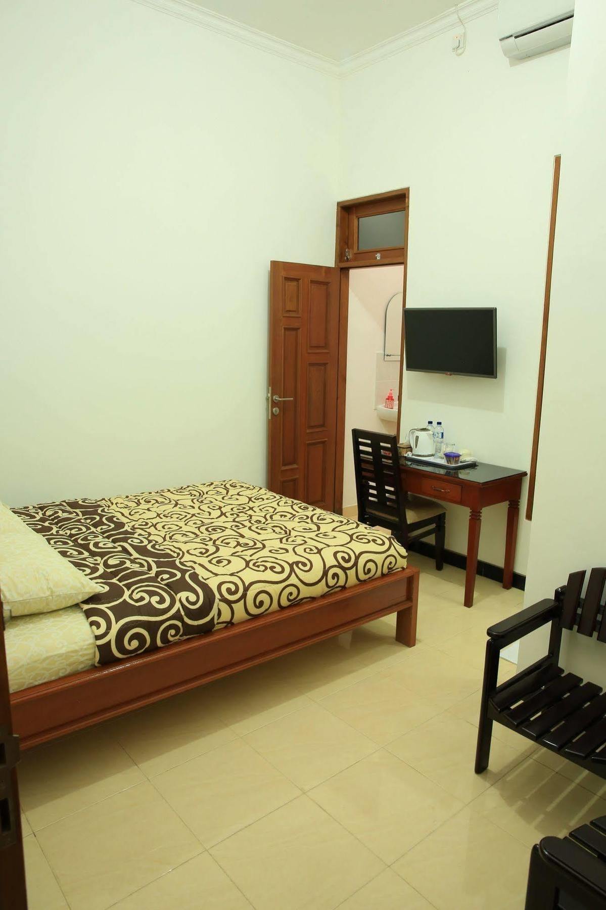 Puri Kusuma Guest House Selemadeg Exterior foto