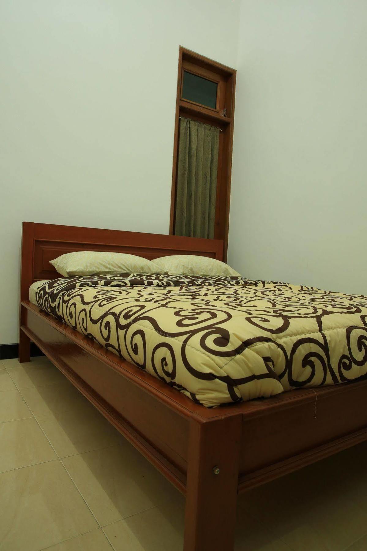 Puri Kusuma Guest House Selemadeg Exterior foto