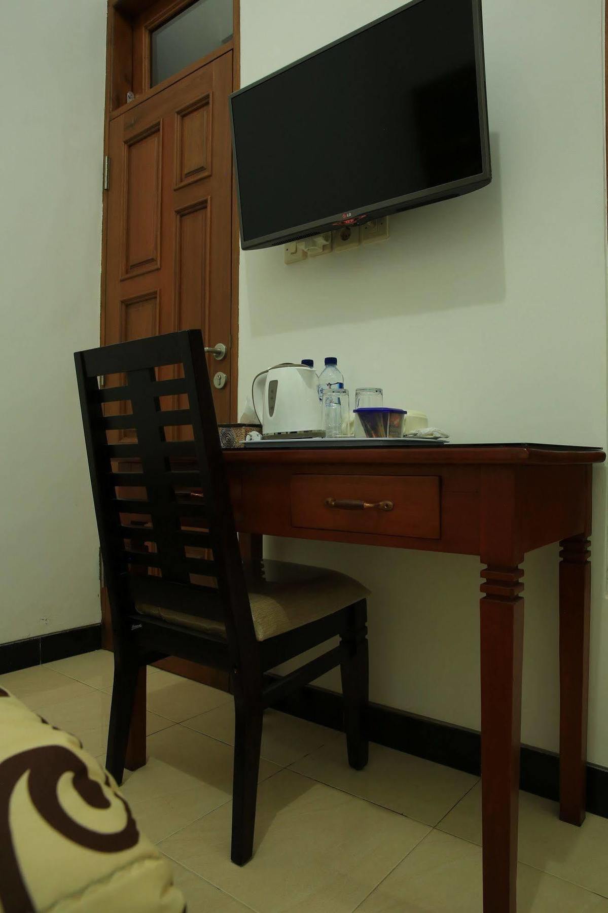Puri Kusuma Guest House Selemadeg Exterior foto