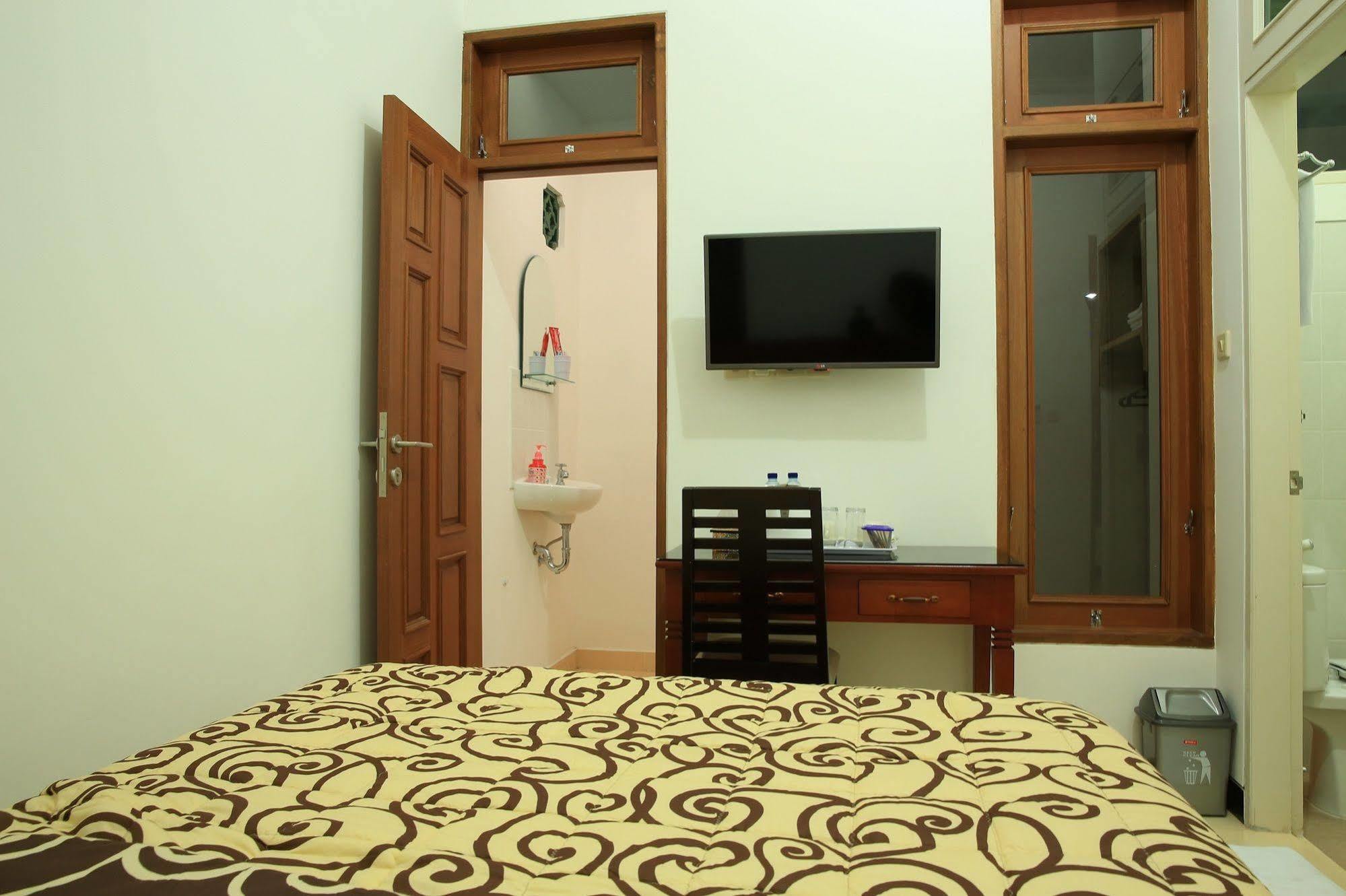 Puri Kusuma Guest House Selemadeg Exterior foto